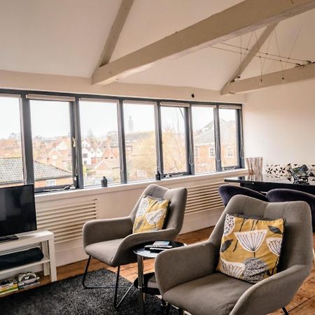 Contractor And Family Friendly Grade II Townhouse- 3 Bedrooms- Free Parking NWI Buitenkant foto